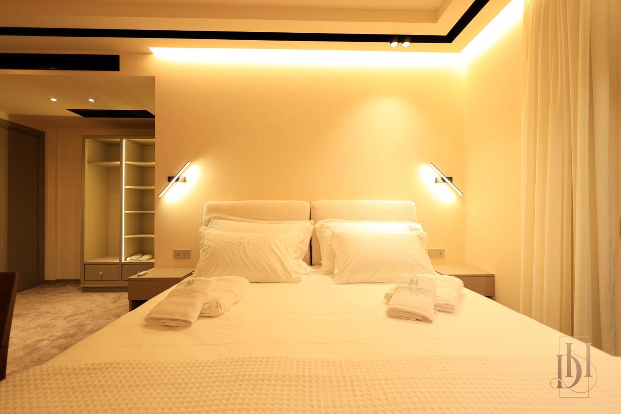 Deha Rooms & Apartments Тирана Екстериор снимка
